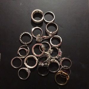 Lot of 21 rings